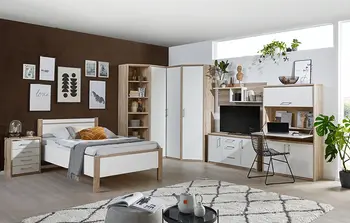 Helles Jugendzimmer mit Bett, Schreibtisch und TV-Bereich in Holzoptik.